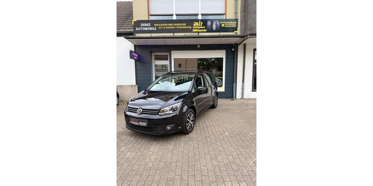VW Touran 141.858 km 9.599 &euro; Lünen 44532