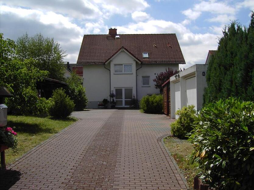Wohnhaus mit drei Einheiten im Ortsteil Laubuseschbach