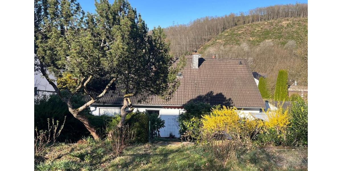 Einfamilienhaus Freudenberg - 8 Zimmer, 150 m&sup2;, 290.000&euro; | Angebot:26223470