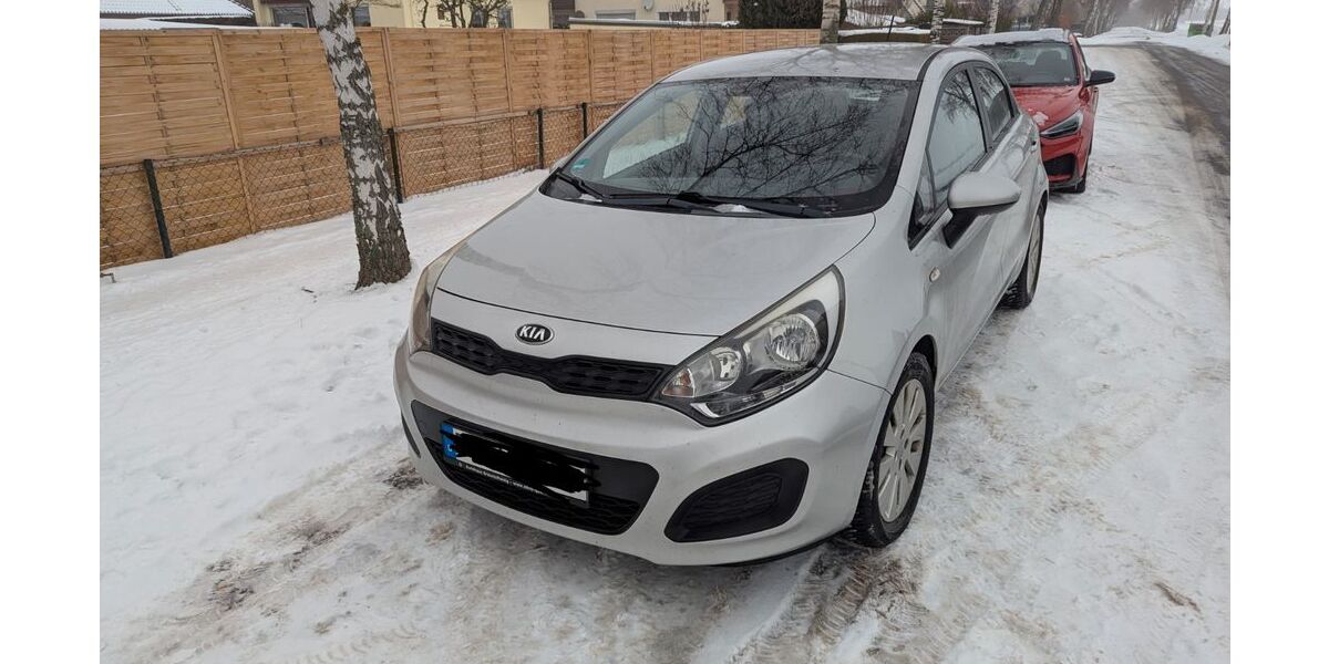 Kia Rio 96.000 km 5.900 &euro; Peine 31228