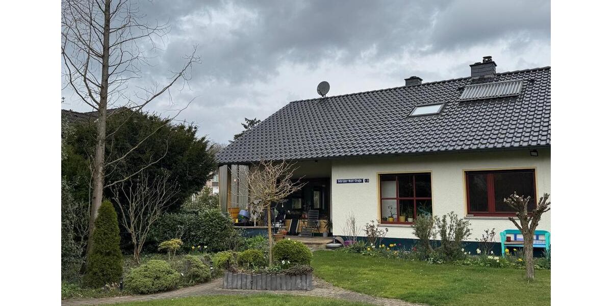 Einfamilienhaus Braunfels - 7 Zimmer, 220 m&sup2;, 434.000&euro; | Angebot:26368437