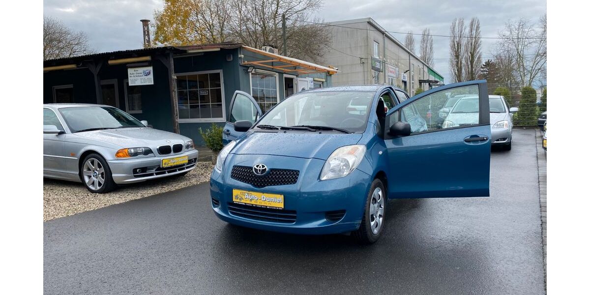 Toyota Yaris 159.000 km 2.400 &euro; Bonn 53227