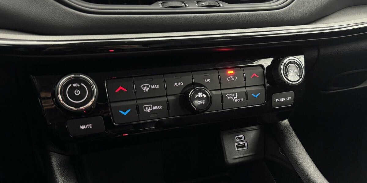 Jeep Compass 1.5L S Mild-Hybrid 48V FWD LED 360 Cam 31.150 km 22.880 &euro; Lich 35423