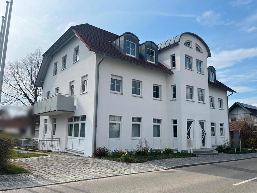 Helle, individuell nutzbare Büro-Geschäftsfläche in perfekter Lage von Rötz zu vermieten