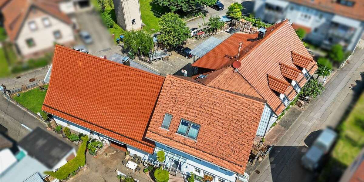 Haus zum Kaufen in Straubenhardt Conweiler 1.390.000 € 204 m² 8 zimmer