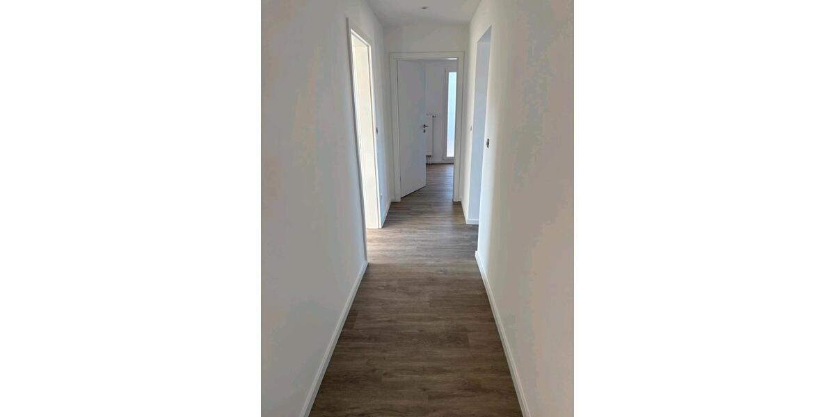 Dachgeschoßwohnung Harsum - 3 Zimmer, 65 m&sup2;, 600&euro; | Angebot:25047513