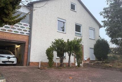 Haus Bad Arolsen - 9 Zimmer, 240 m&sup2;, 350.000&euro; | Angebot:26715411