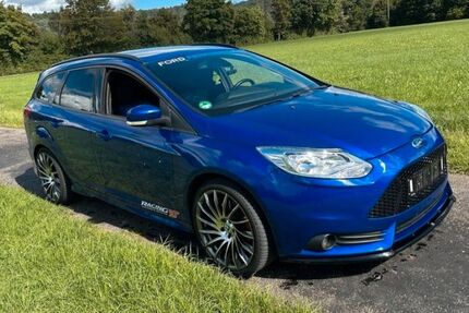Ford Focus 129.000 km 12.200 &euro; Pfedelbach 74629