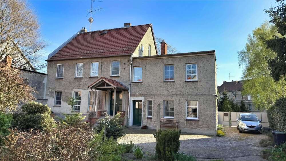 Einfamilienhaus Forst - 8 Zimmer, 249 m&sup2;, 179.000&euro; | Angebot:27129704