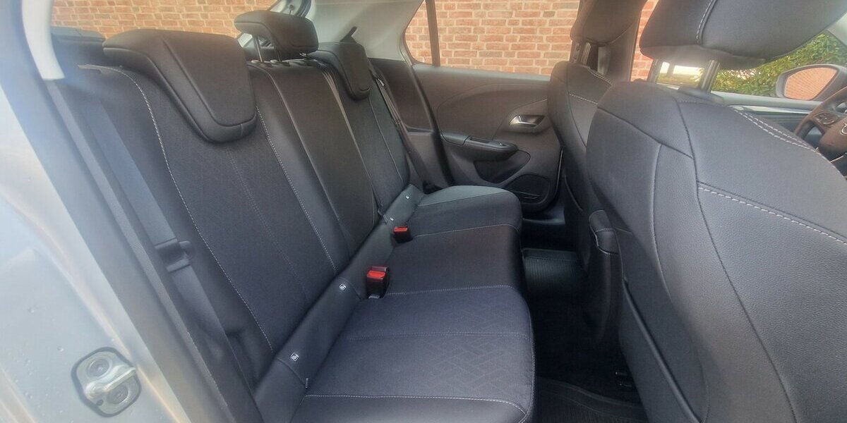 Opel Corsa e Elegance NAVI Klimautomatik Automatik 29.000 km 15.998 &euro; Landau 76829