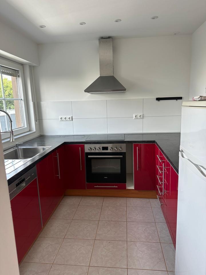 Einfamilienhaus mit Garten und Garage