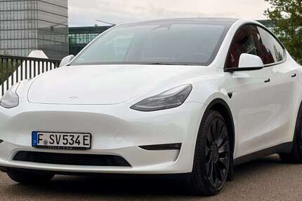 Tesla Model Y 54.900 km 35.900 &euro; Frankfurt am Main, Stadt 60327