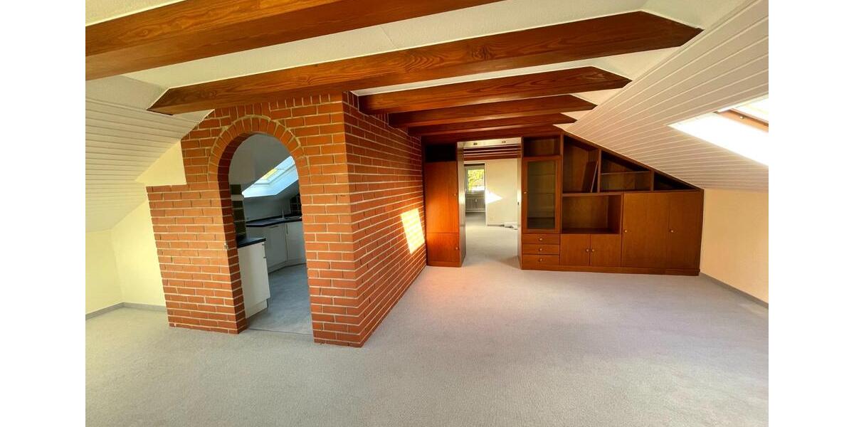 Dachgeschoßwohnung Ochsenfurt - 2.5 Zimmer, 75 m&sup2;, 690&euro; | Angebot:25756846