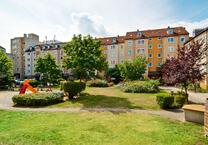Renovierte, gemütliche 2-Zimmer-Erdgeschoss-Wohnung mit Balkon ab sofort frei!