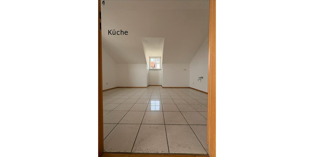 Dachgeschoßwohnung Hauzenberg - 4 Zimmer, 85 m&sup2;, 650&euro; | Angebot:25456498