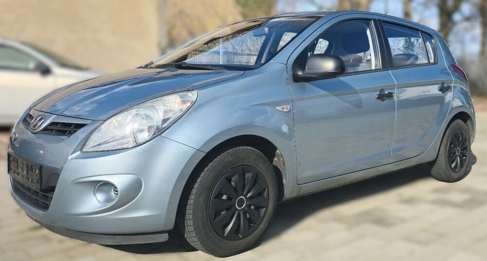 i20