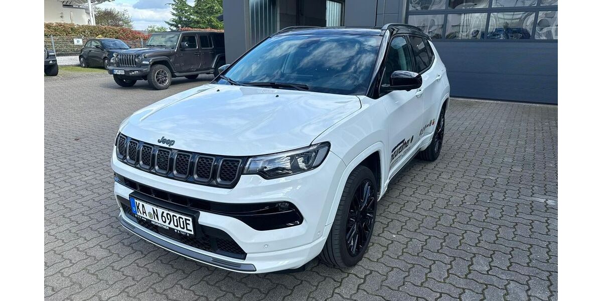 Jeep Compass 27.500 km 35.890 &euro; Karlsruhe 76185