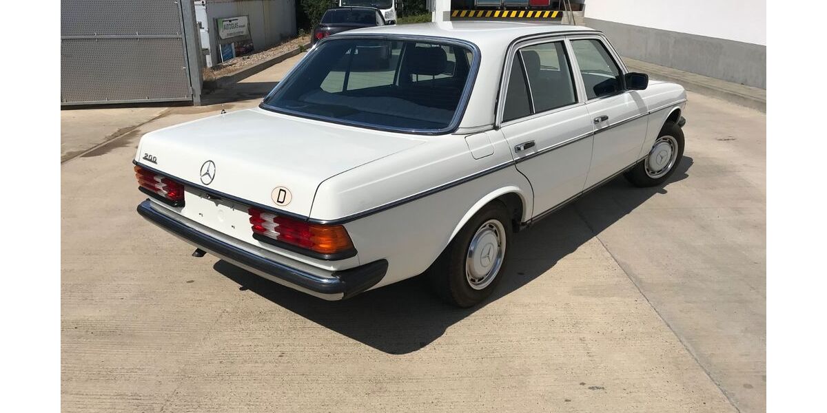 Mercedes-Benz 200 137.000 km 8.900 &euro; Gundheim 67599