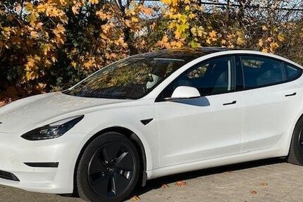 Tesla Model 3 89.500 km 22.750 &euro; Hennigsdorf 16761