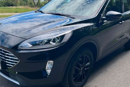 Ford Kuga 49.000 km 19.900 &euro; Speicher 54662