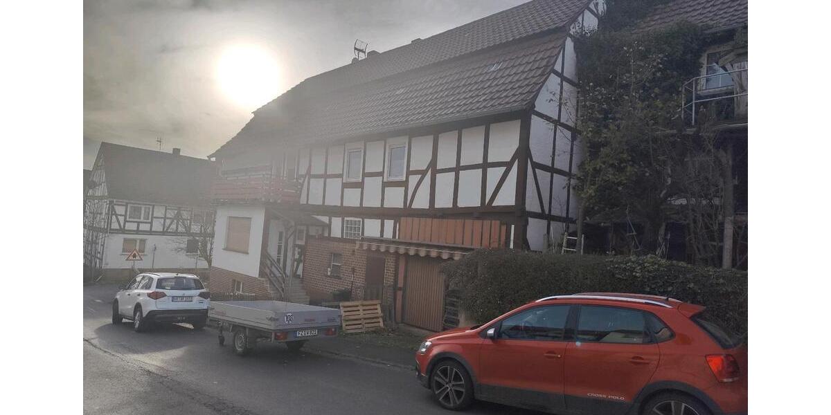 Einfamilienhaus Borken (Hessen) - 9 Zimmer, 156 m&sup2;, 75.000&euro; | Angebot:25279883