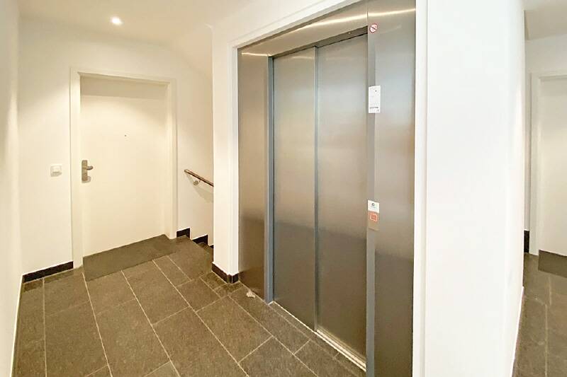 Etagenwohnung München Thalk.Obersendl.-Forsten-Fürstenr.-Solln - 3 Zimmer, 92 m&sup2;, 2.430&euro; | Angebot:25957261