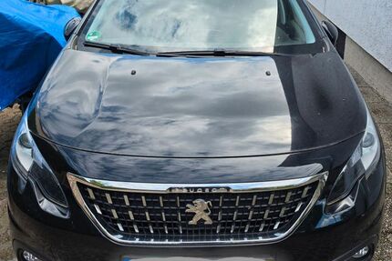Peugeot 2008 49.600 km 11.990 &euro; Berlin 13158