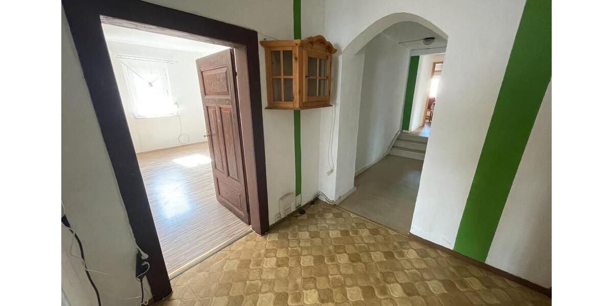 Etagenwohnung Antrifttal - 6 Zimmer, 146 m&sup2;, 800&euro; | Angebot:26652222