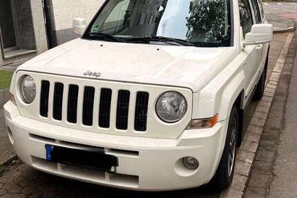 Jeep Patriot 175.000 km 3.900 € Düsseldorf 40217