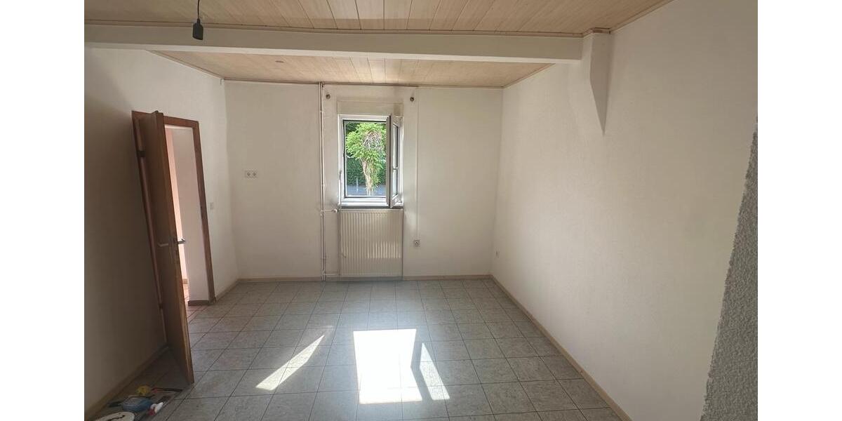 Erdgeschoßwohnung Hungen - 5 Zimmer, 128 m&sup2;, 1.400&euro; | Angebot:26702638