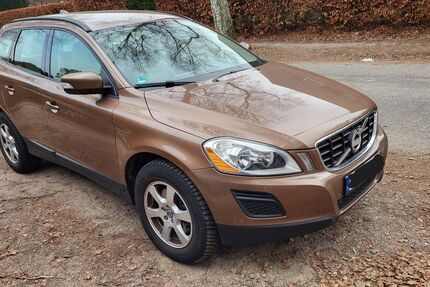 Volvo XC60 148.741 km 12.900 &euro; Hamburg 22359