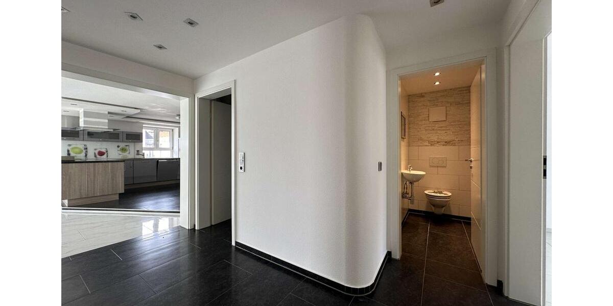 Erdgeschoßwohnung Friedberg - 3 Zimmer, 126 m&sup2;, 1.850&euro; | Angebot:26648210