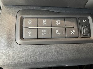 SsangYong Tivoli Black MT 2WD+Navi+Sitzhzg.+Kamera+Garantie+ 5 km 25.330 € Meerbusch 40667