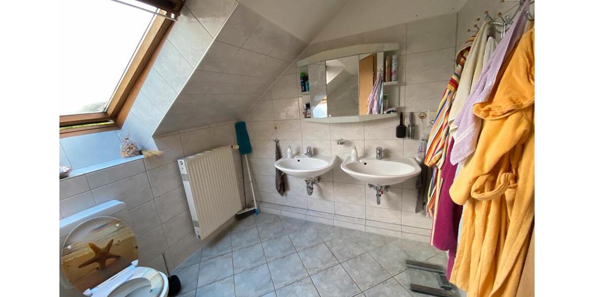Maisonettenwohnung Dollern - 5 Zimmer, 141 m&sup2;, 1.300&euro; | Angebot:26406024