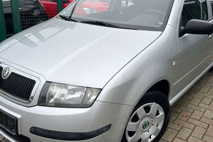 Skoda Fabia 81.476 km 2.990 € Berlin Weißensee-Pankow 13086
