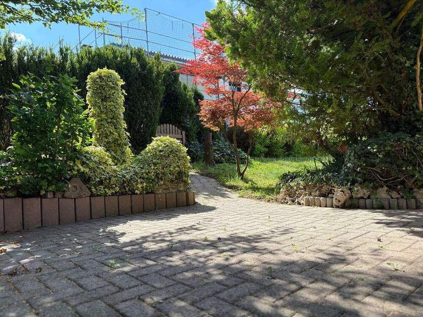 Zentral Wohnen mit Garten und Stellplatz 4 zimmer