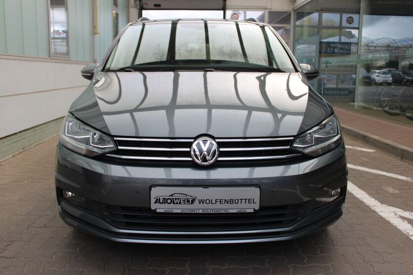 VW Touran 111.200 km 20.990 € Wolfenbüttel 38304