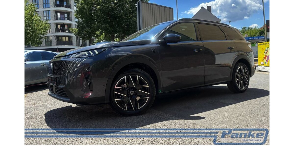 Peugeot 5008 Hybrid 136 GT 7 Sitzer Panorama 22.659 km 31.990 &euro; Berlin 13187