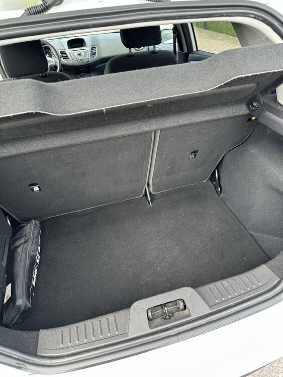 Ford Fiesta 116.400 km 4.300 € Freising 85350
