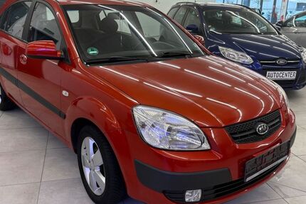 Kia Rio 147.000 km 1.999 &euro; Hockenheim 68766