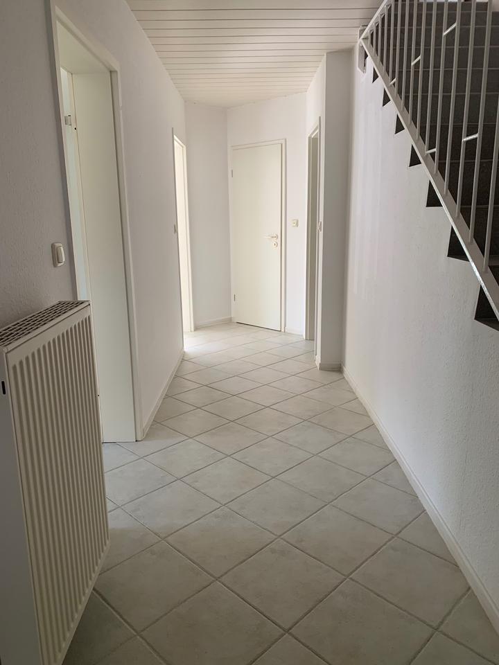 Großzügige DHH in Toplage von Apen – 130 m² Wfl.+62 m² Souterrain