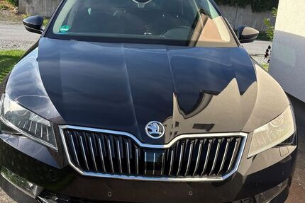Skoda Superb 151.000 km 13.199 &euro; Anröchte 59609