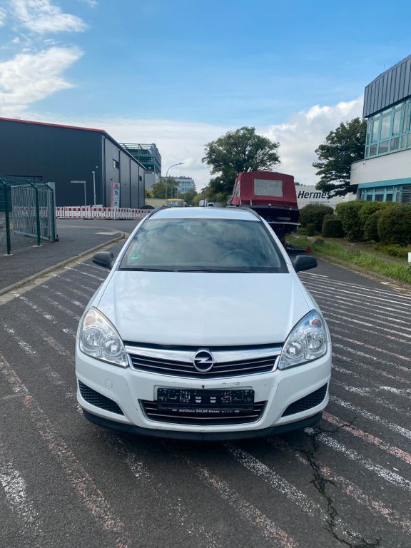 Opel Astra 144.000 km 2.399 € Hanau 63457