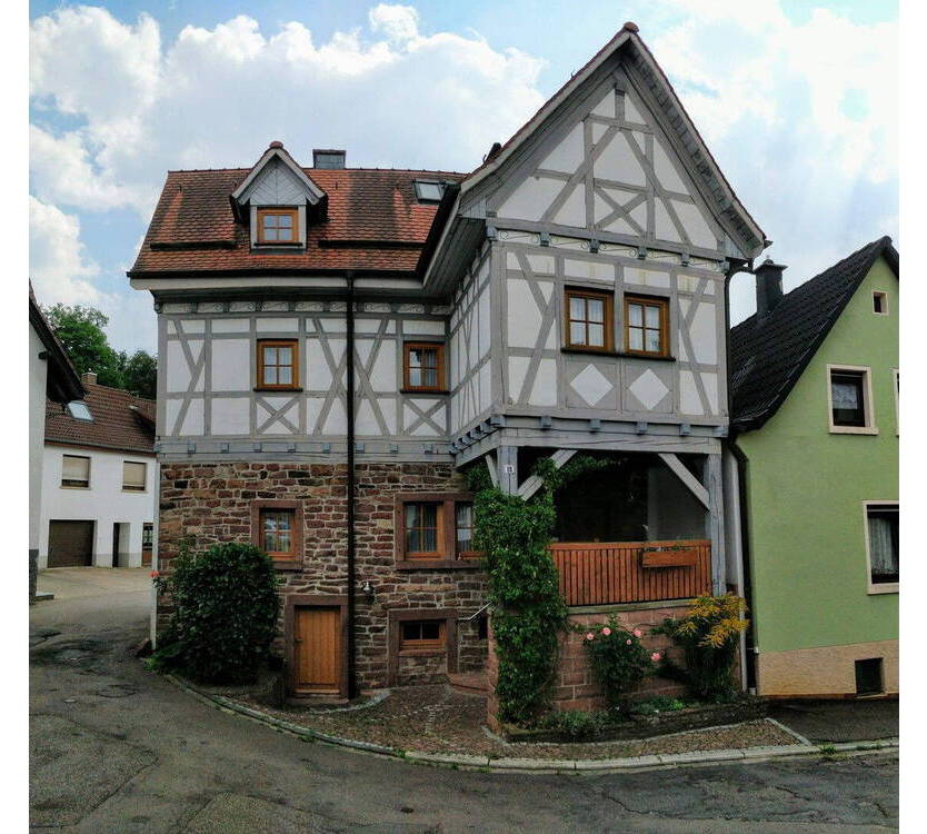 Besondere Immobilie, Blickfänger mit Märchenhaus Charakter