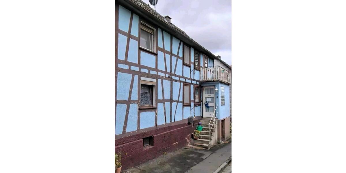 Einfamilienhaus Kirchhain - 6 Zimmer, 130 m&sup2;, 156.000&euro; | Angebot:26240599