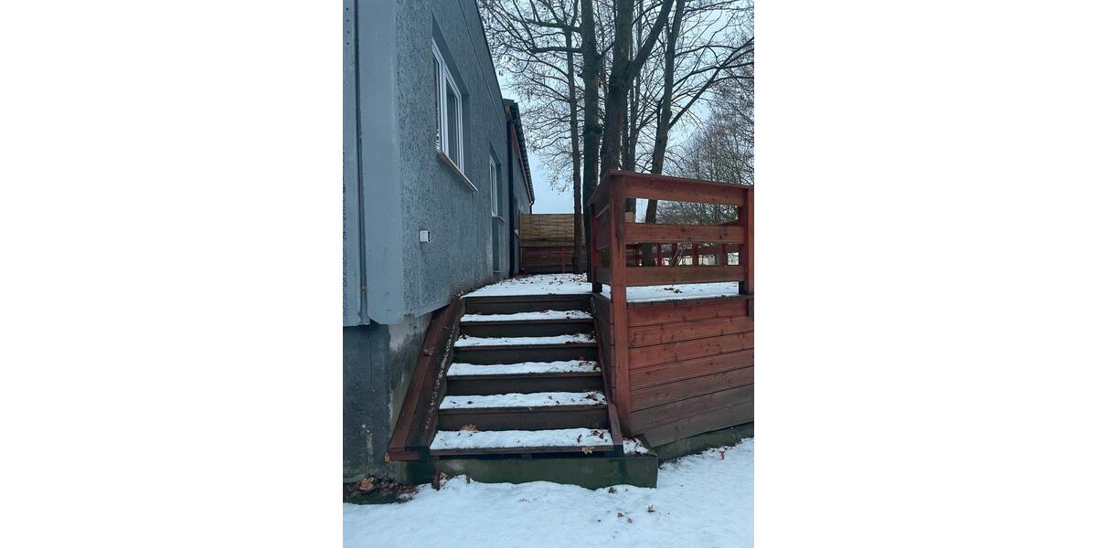 Erdgeschoßwohnung Jüterbog - 4 Zimmer, 120 m&sup2;, 1.200&euro; | Angebot:25407260