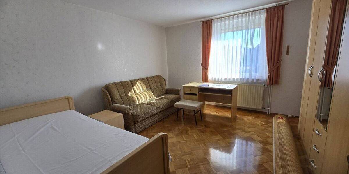 Einfamilienhaus Eschwege Niederhone - 7 Zimmer, 140 m&sup2;, 870&euro; | Angebot:25985105