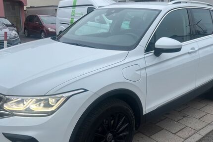 VW Tiguan 90.000 km 21.650 &euro; Regensburg 93055
