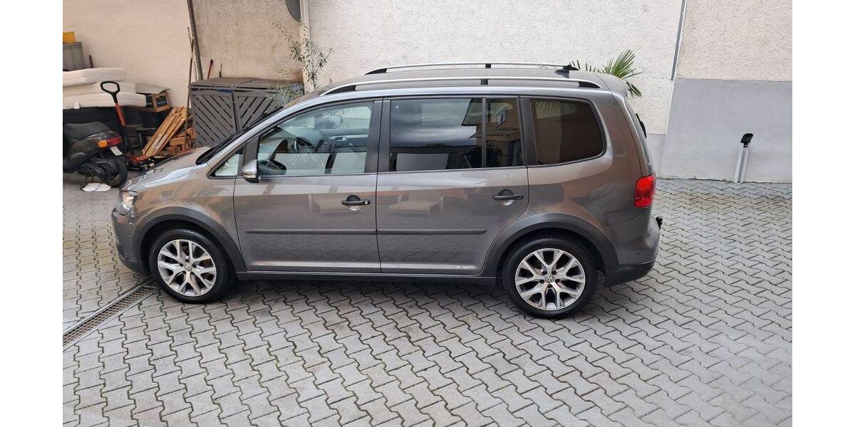 VW Touran 310.000 km 7.999 &euro; Ubstadt-Weiher 76698