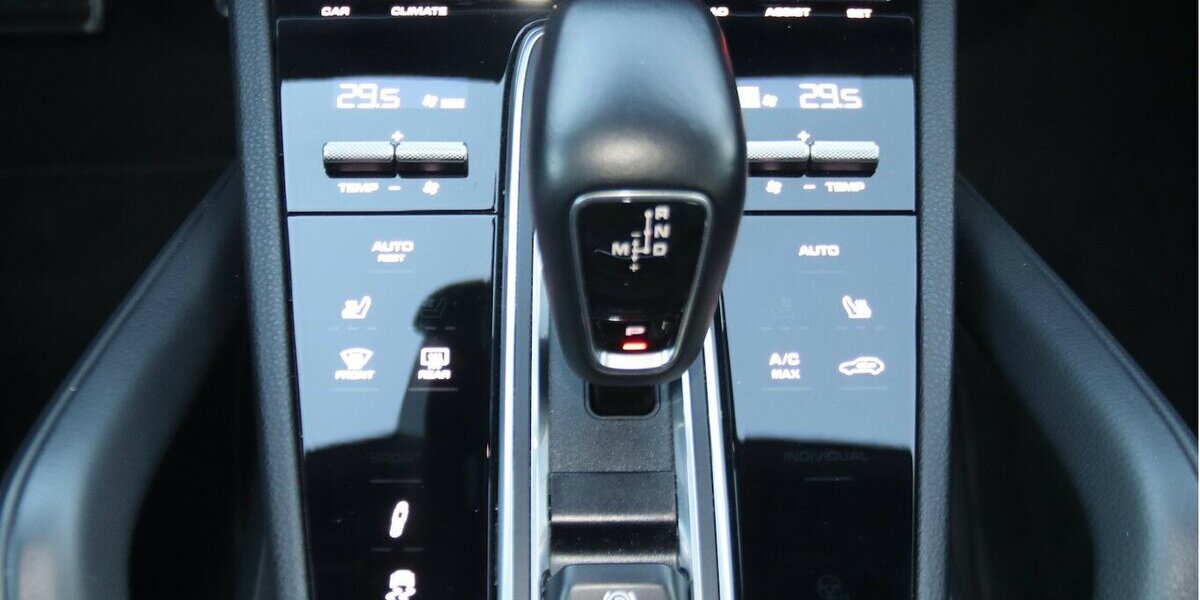 Porsche Cayenne S/SPORT-CHRONO-PAKET/ACC/KAMERA/1.HAND 89.000 km 55.900 &euro; Villingen-Schwenningen 78054